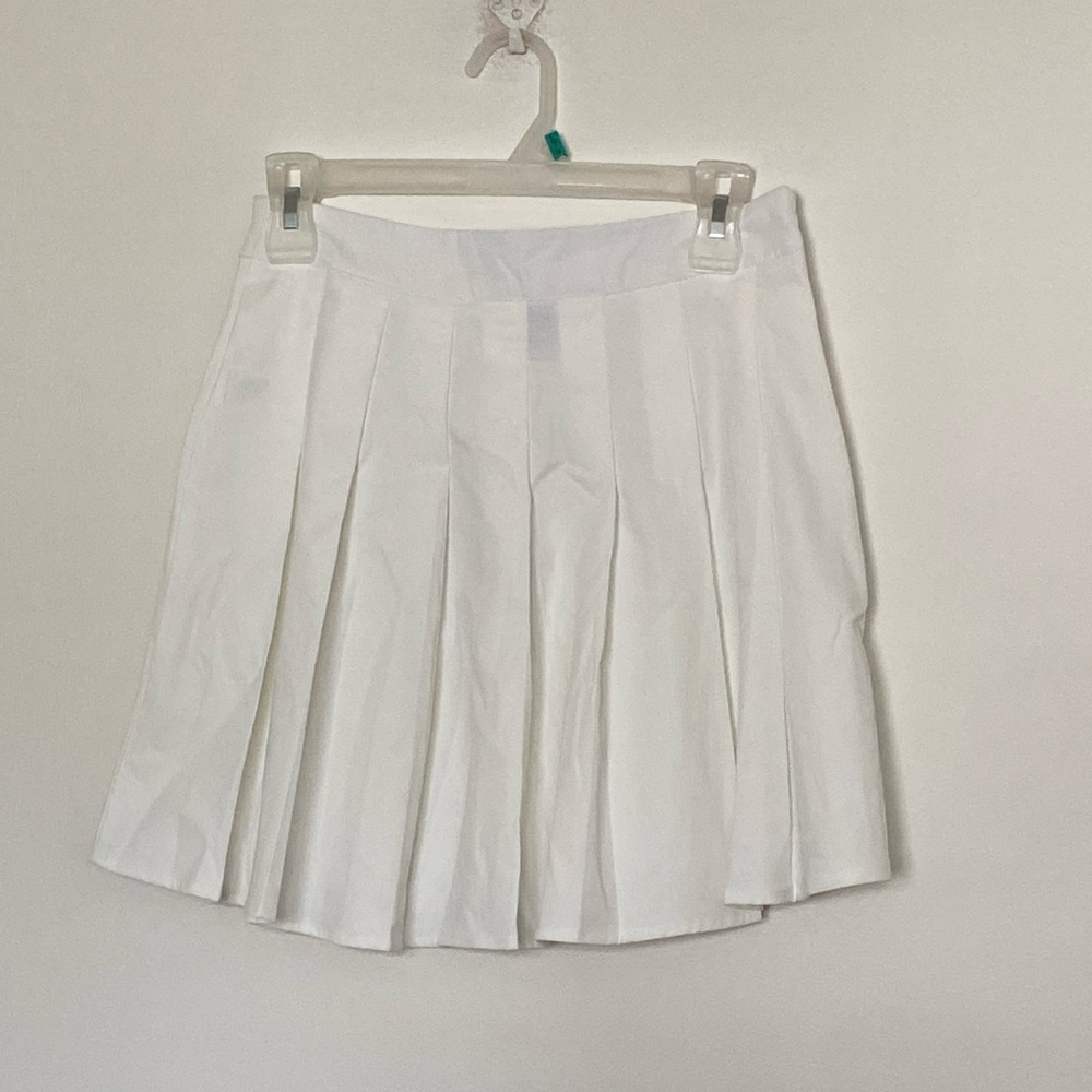 Never worn SHEIN white pleated skirt